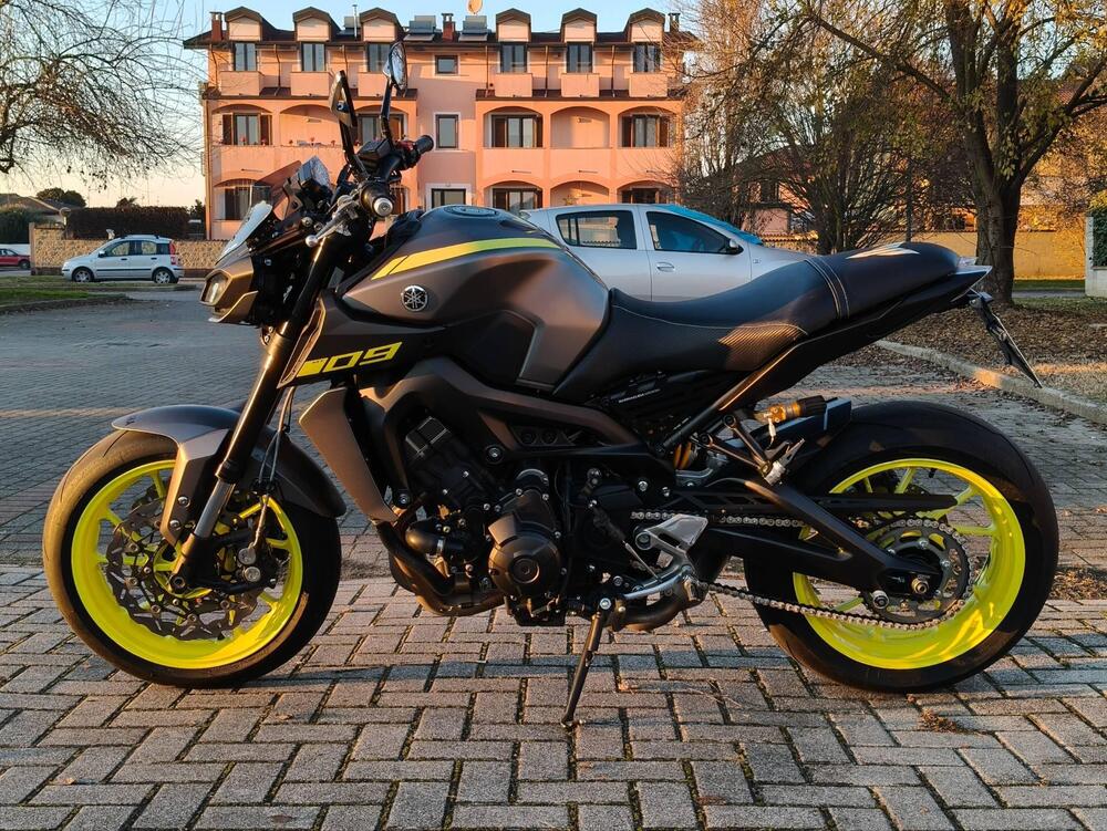 Yamaha MT-09 (2017 - 20) (3)