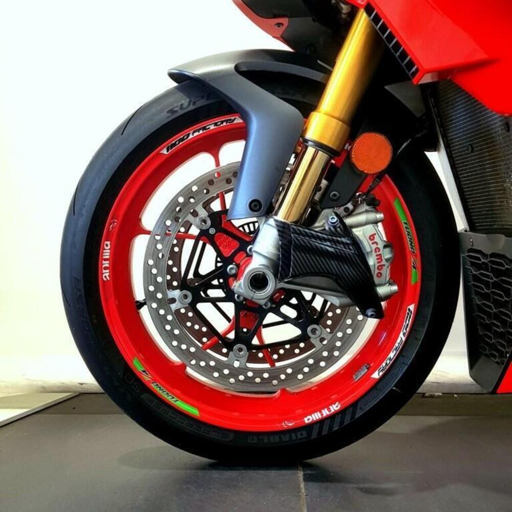 Aprilia Tuono V4 Factory (2021 - 24) (7)