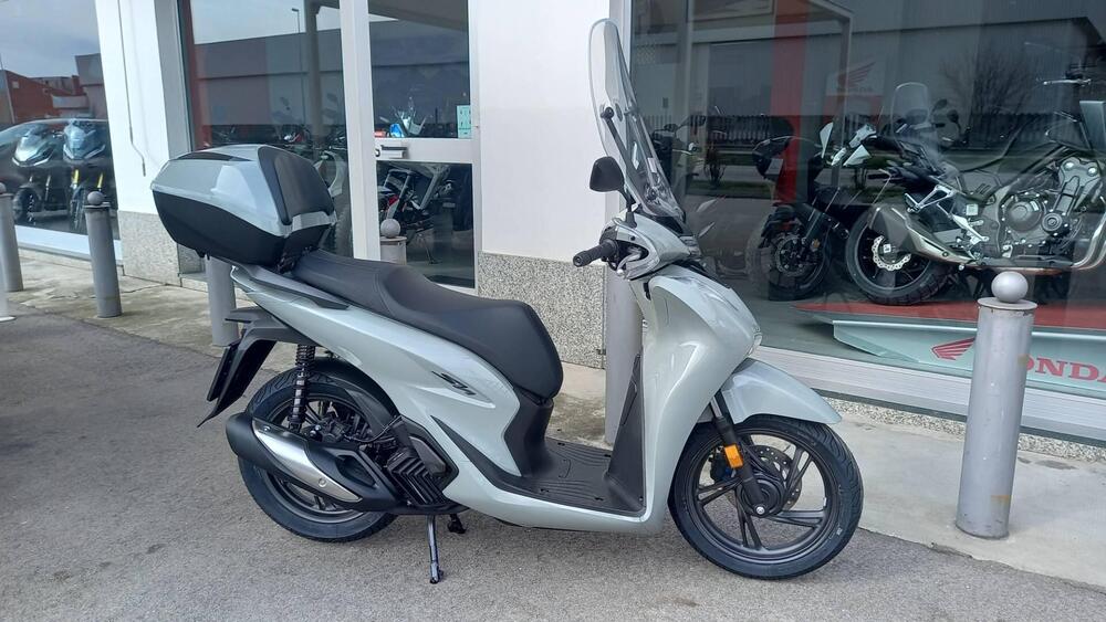 Honda SH 150i (2024 - 25) (2)