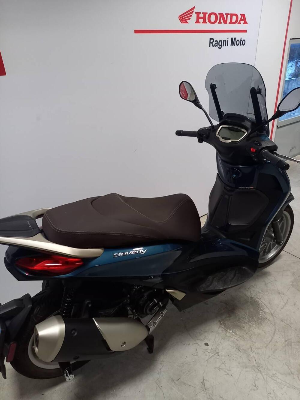 Piaggio Beverly 300 ABS-ASR (2021 - 25) (3)