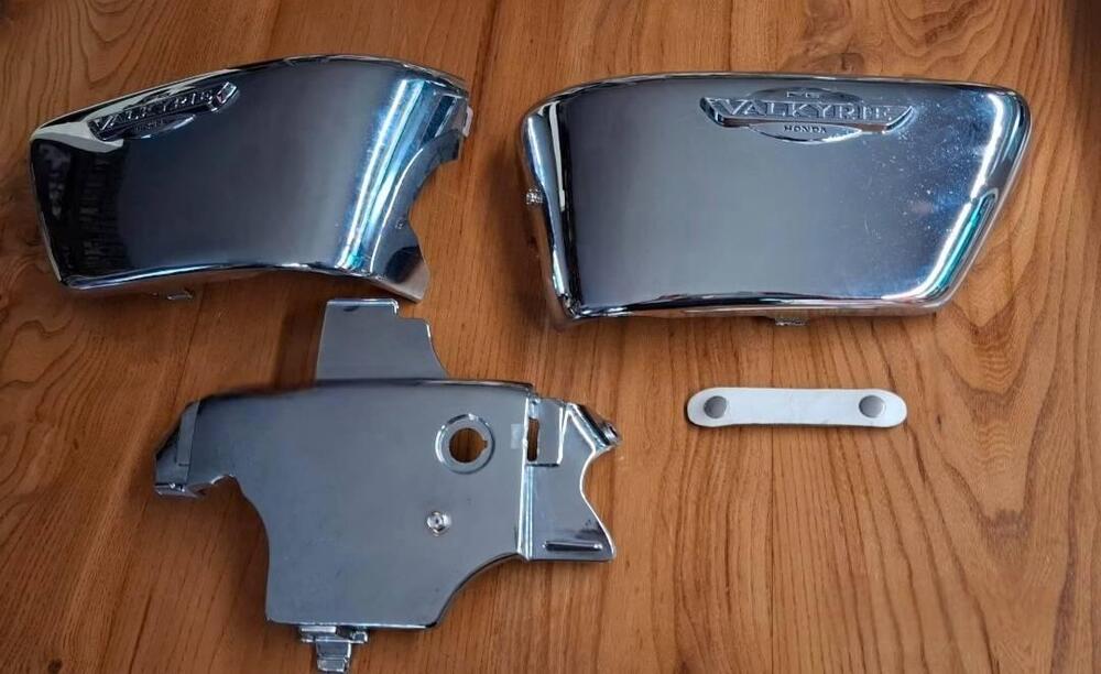 Coperture laterali cromate 3pz VALKYRIE F6C HONDA