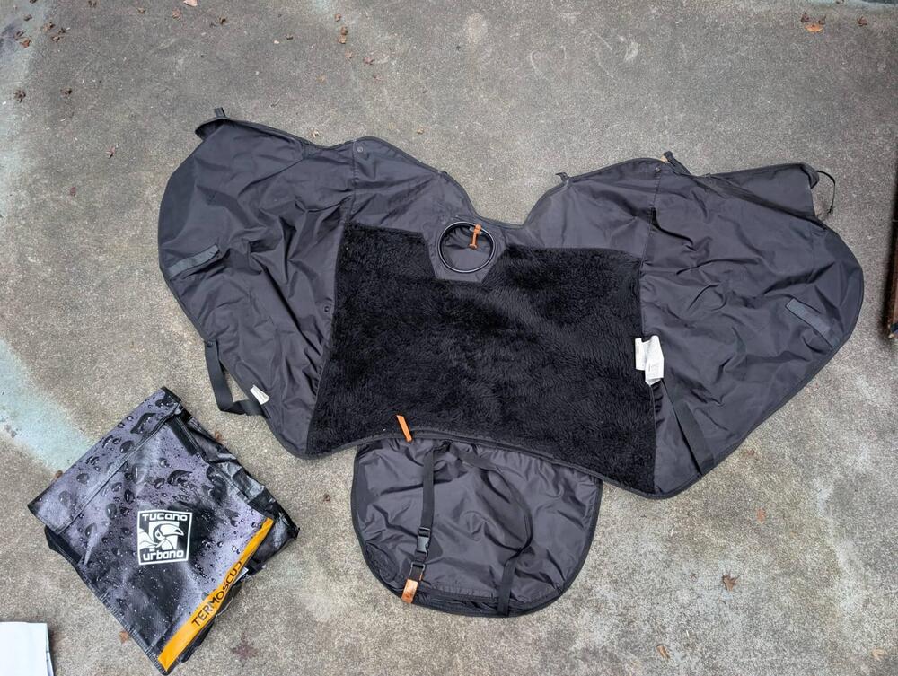 Copertina Tucano Urbano R066 per Kymco People 200S (2)