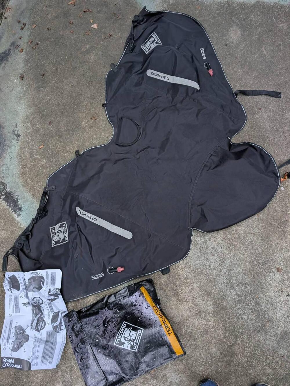 Copertina Tucano Urbano R066 per Kymco People 200S (3)