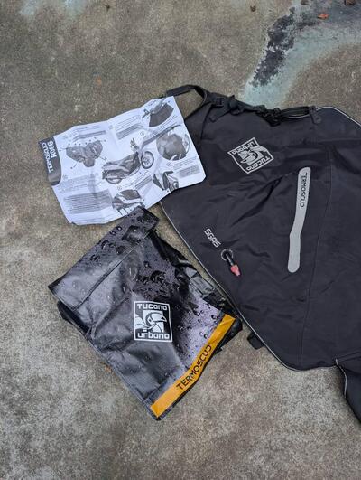 Copertina Tucano Urbano R066 per Kymco People 200S