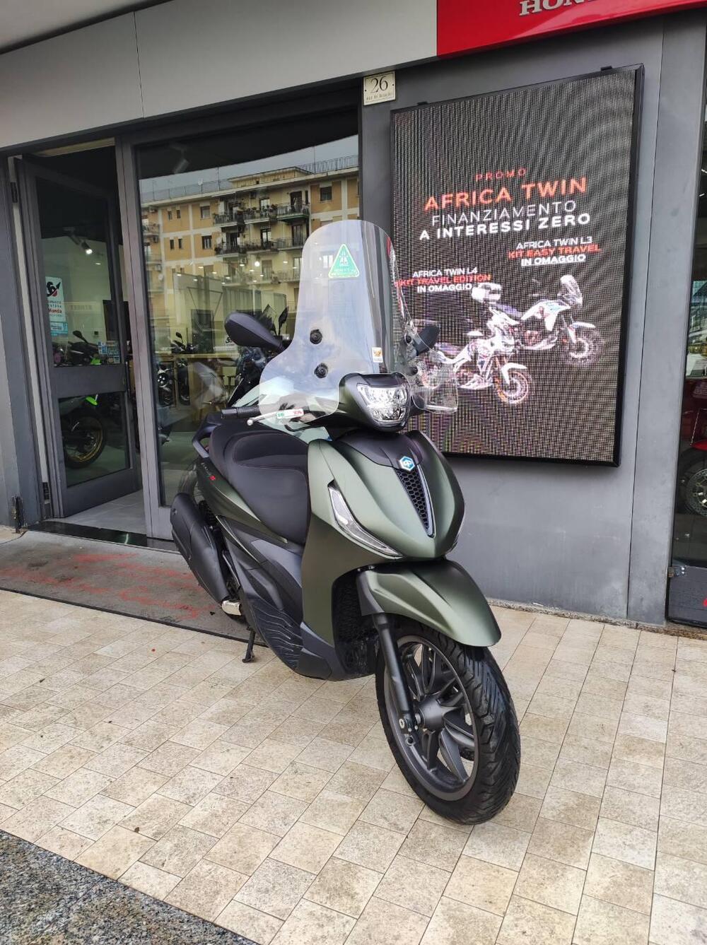 Piaggio Beverly 400 S ABS-ASR (2021 - 24) (2)