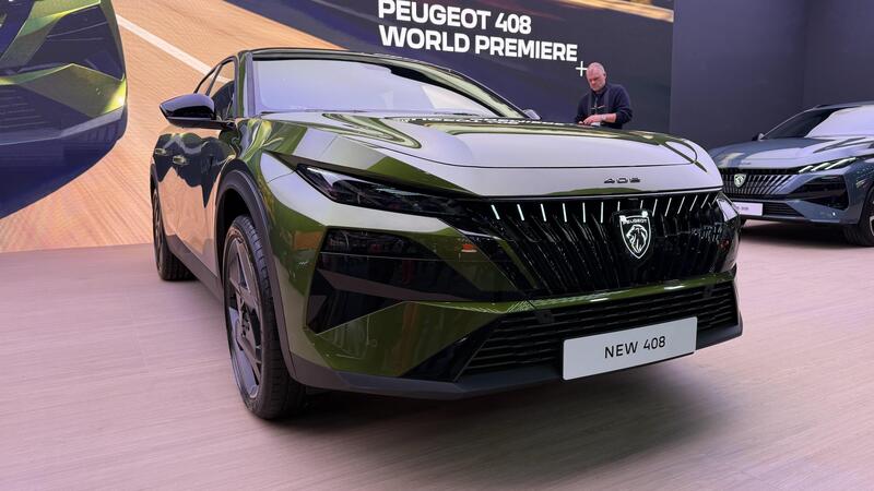Nuova Peugeot 408: la fastback francese alza l'asticella con tre anime elettrificate