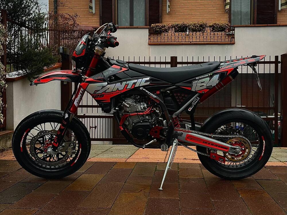 Fantic Motor Motard 125 Competition 4t (2020) (9)