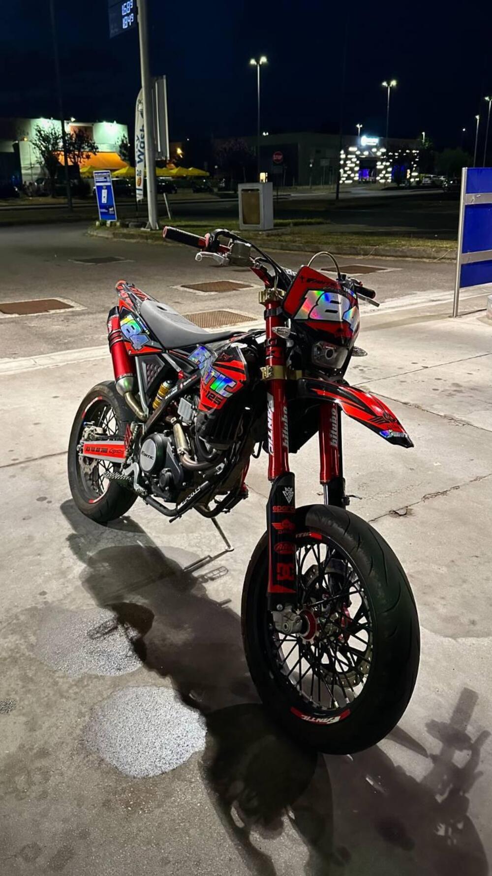 Fantic Motor Motard 125 Competition 4t (2020) (15)