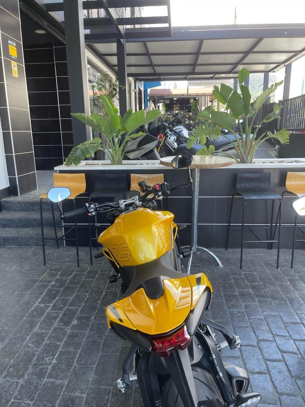 Triumph Street Triple 765 RS (2023 - 26) (2)