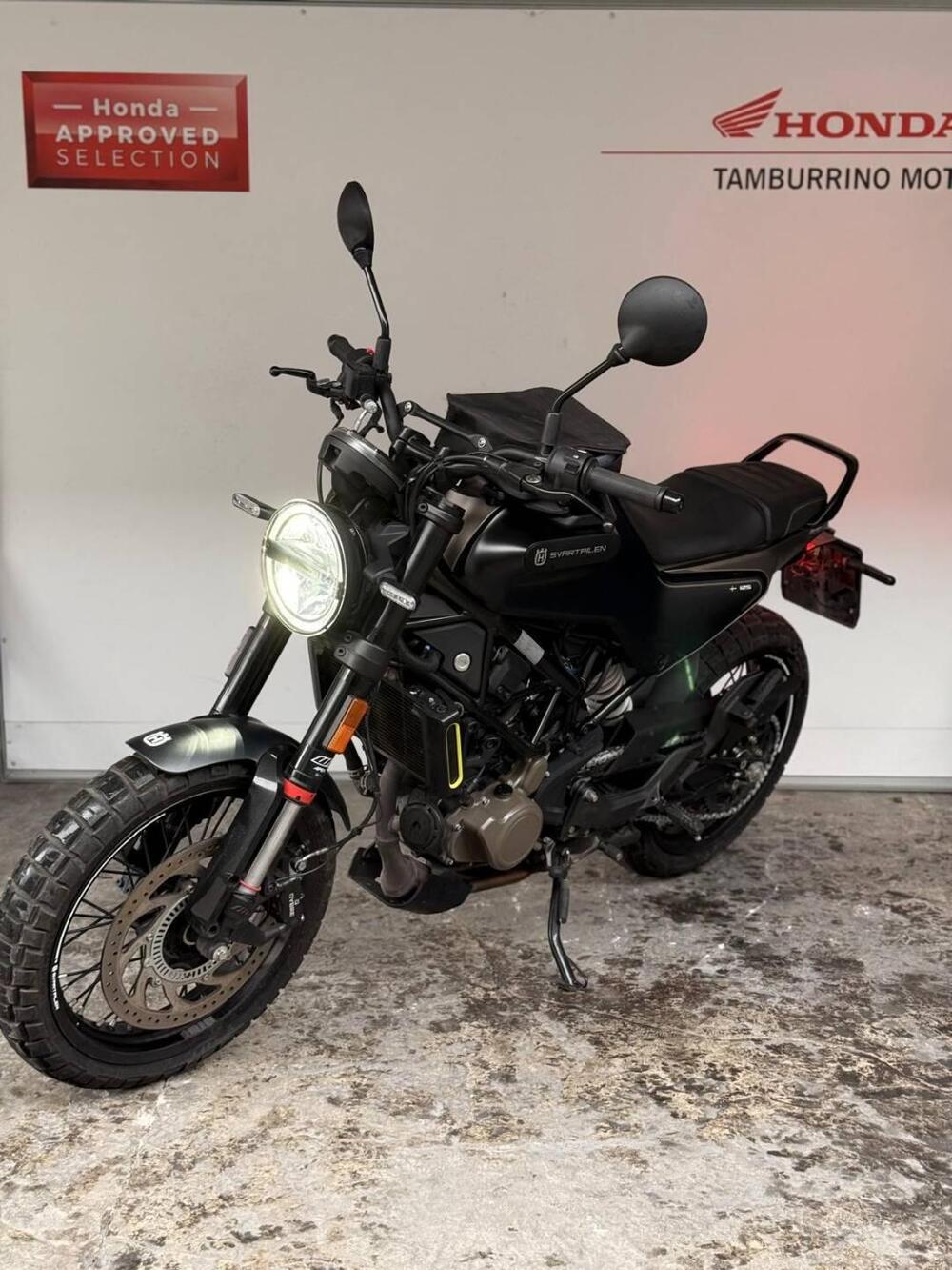 Husqvarna Svartpilen 125 (2021 - 23) (4)