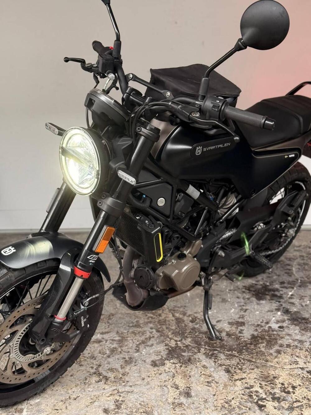 Husqvarna Svartpilen 125 (2021 - 23) (5)