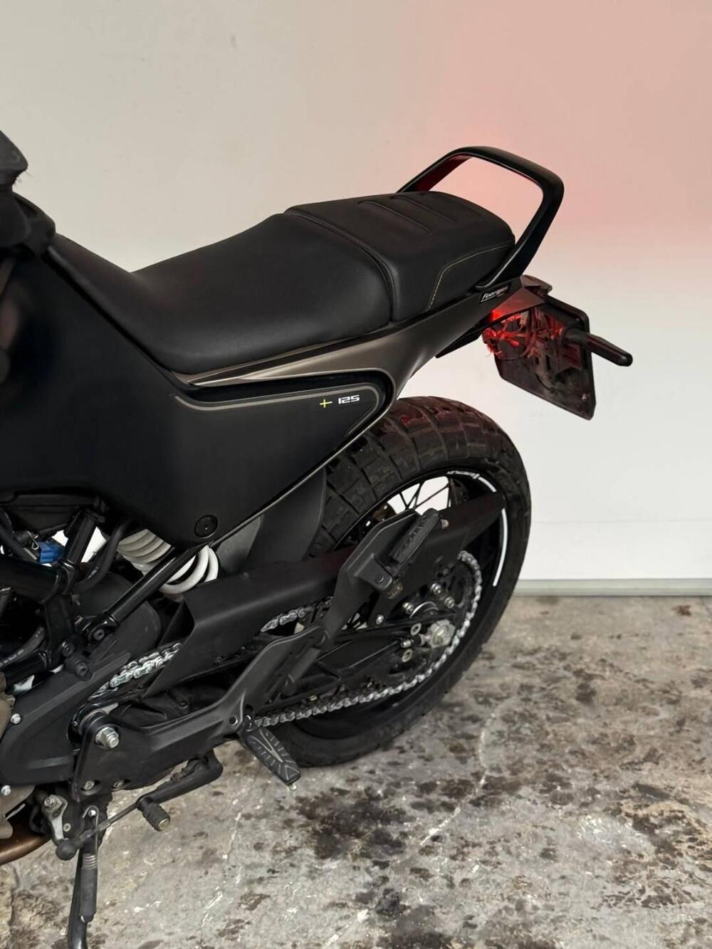 Husqvarna Svartpilen 125 (2021 - 23) (6)