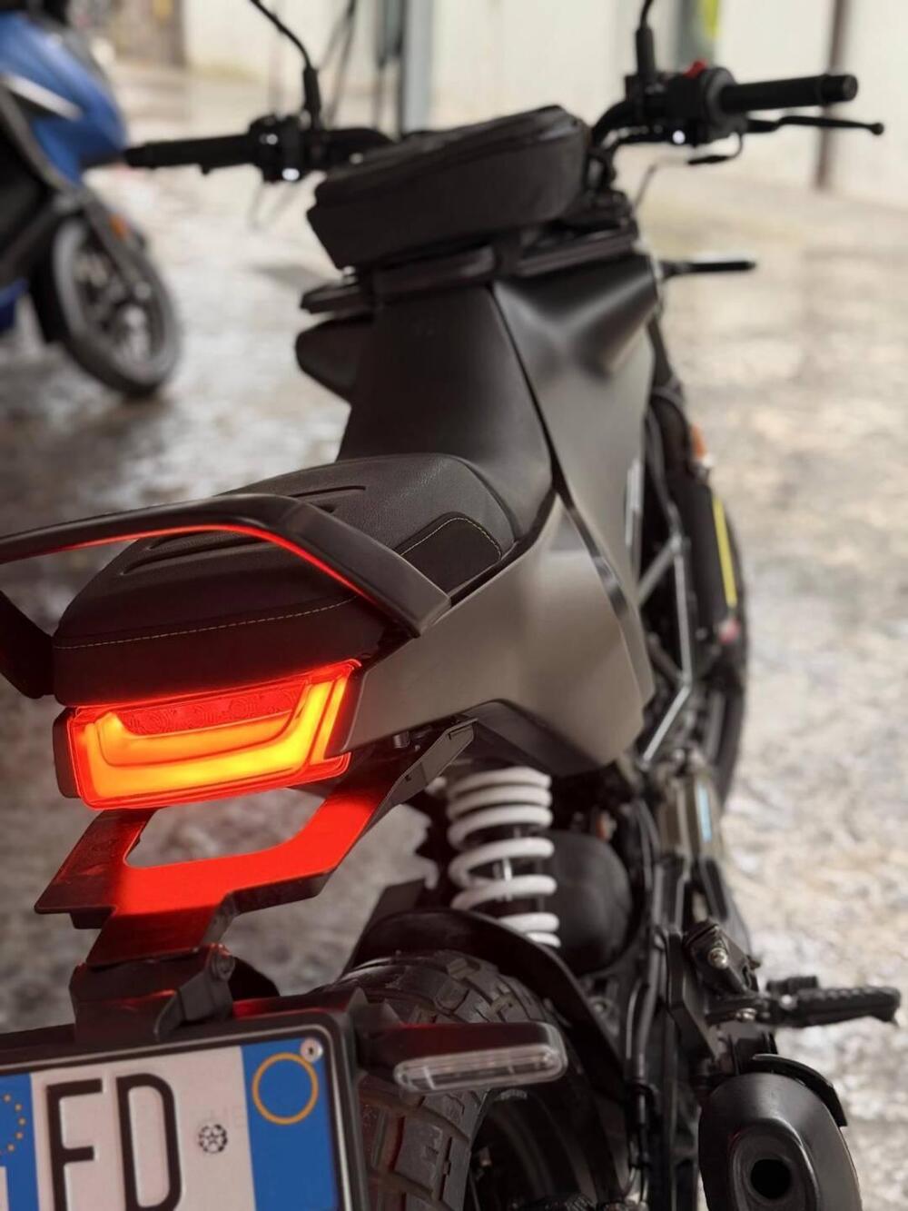 Husqvarna Svartpilen 125 (2021 - 23) (7)