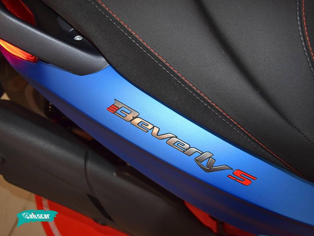 Piaggio Beverly 400 S (2025 - 26) (8)