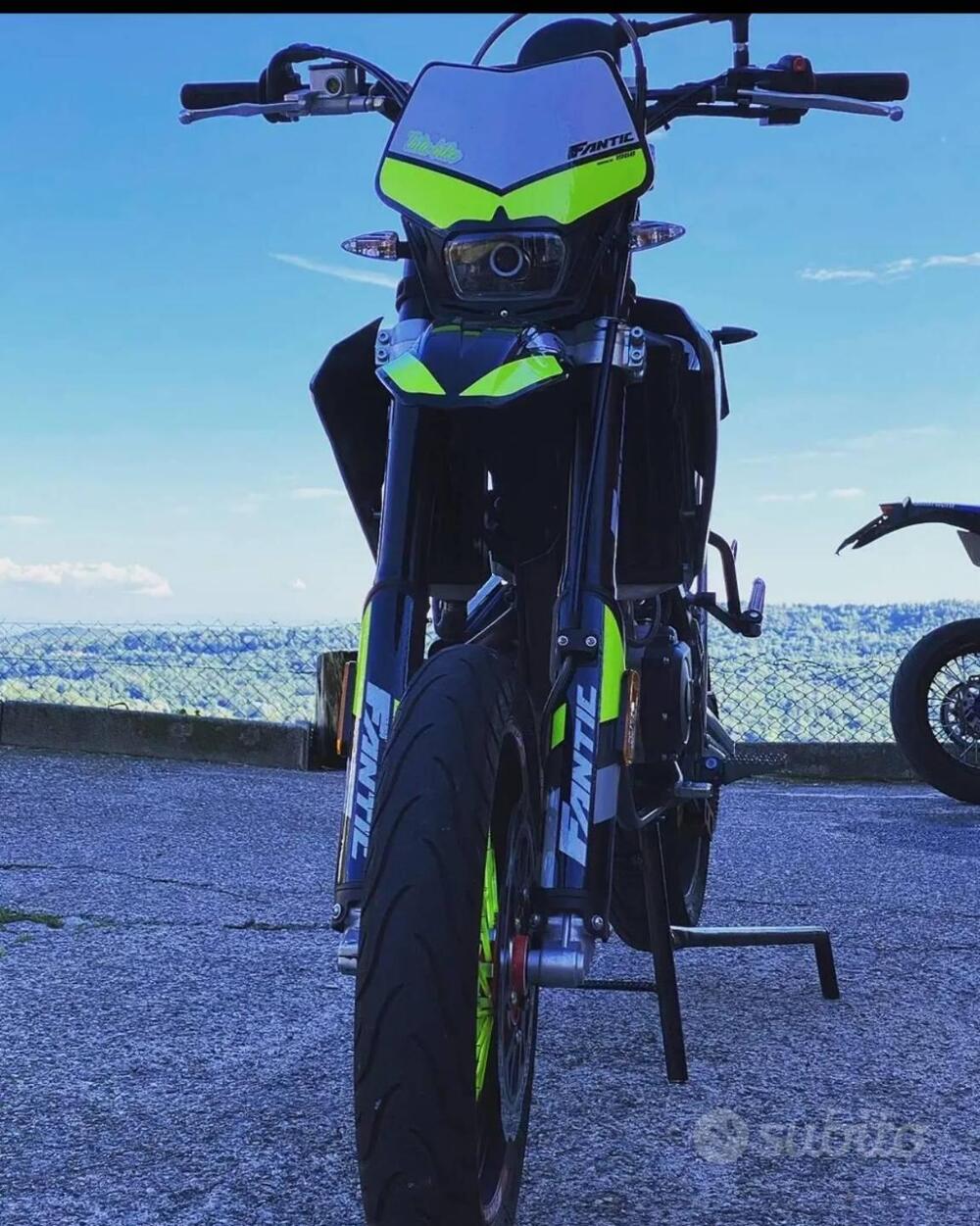 Fantic Motor Motard 125 Performance 4t (2020) (2)