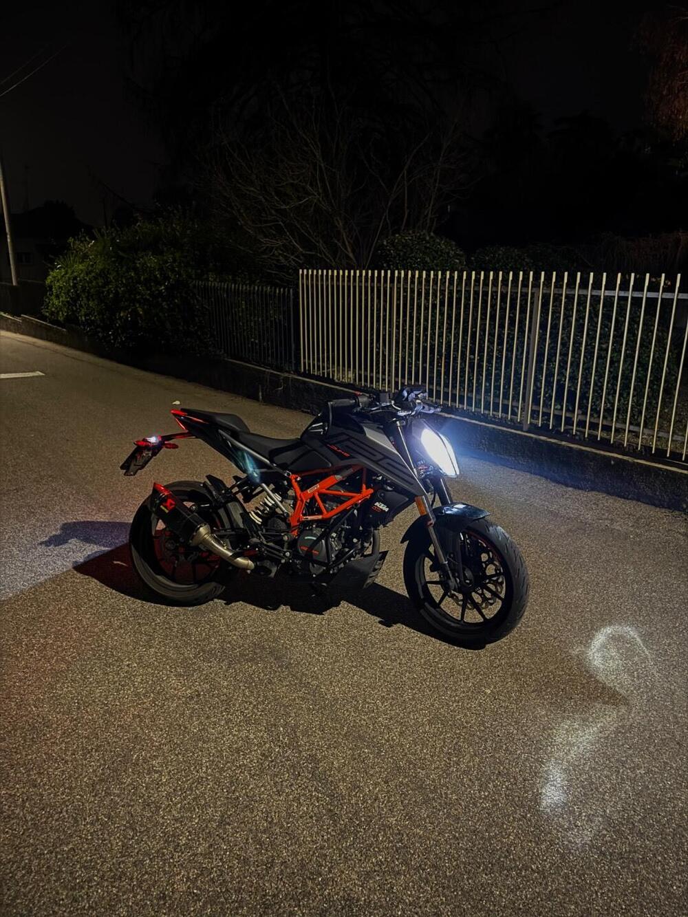 KTM 125 Duke (2021 - 23) (2)