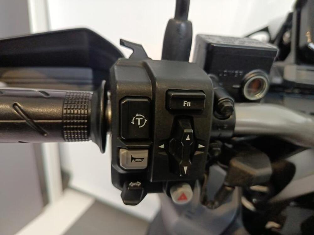 Honda ADV 350 (2022 - 24) (11)