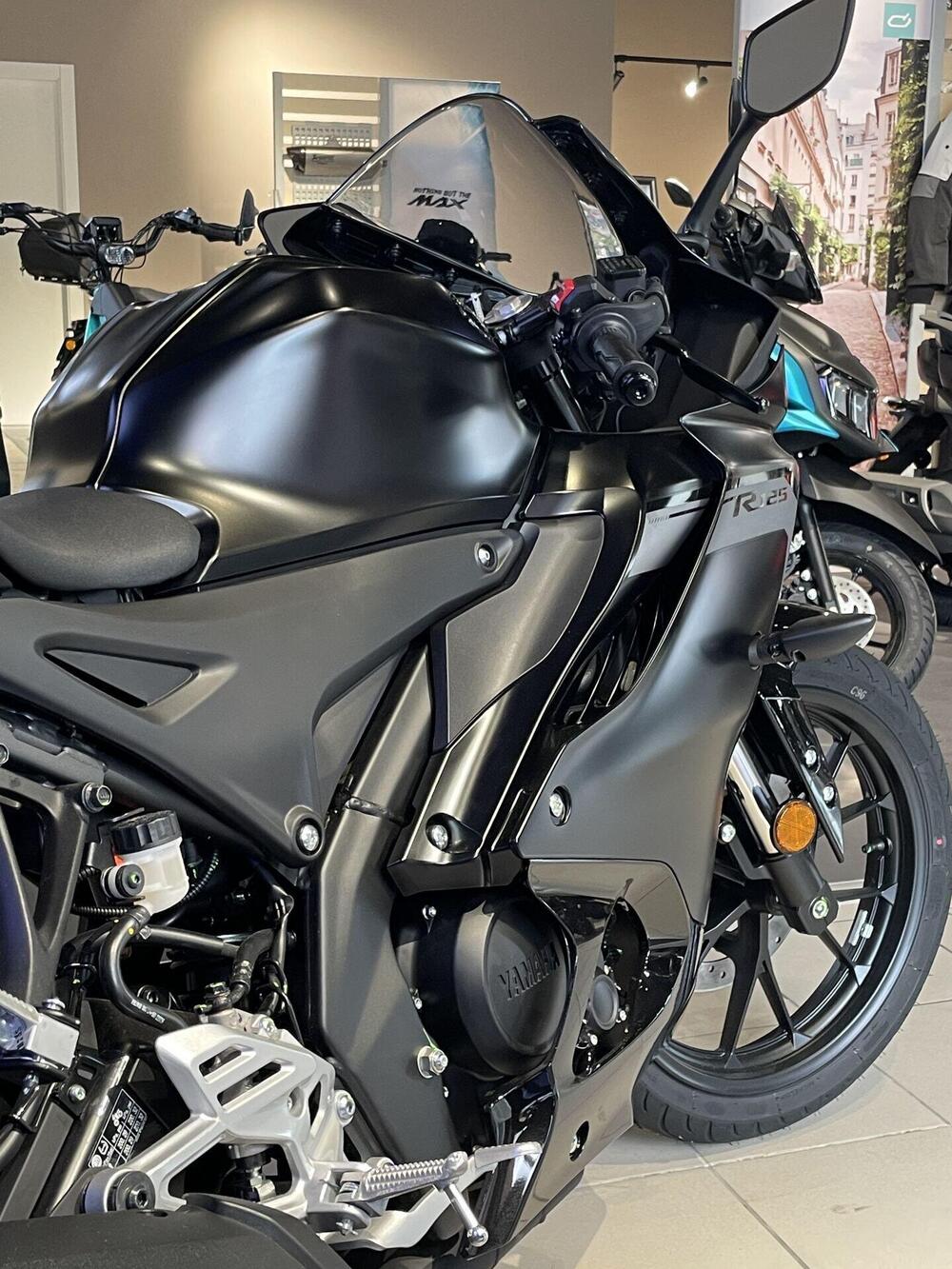 Yamaha YZF R125 (2023 - 26) (2)