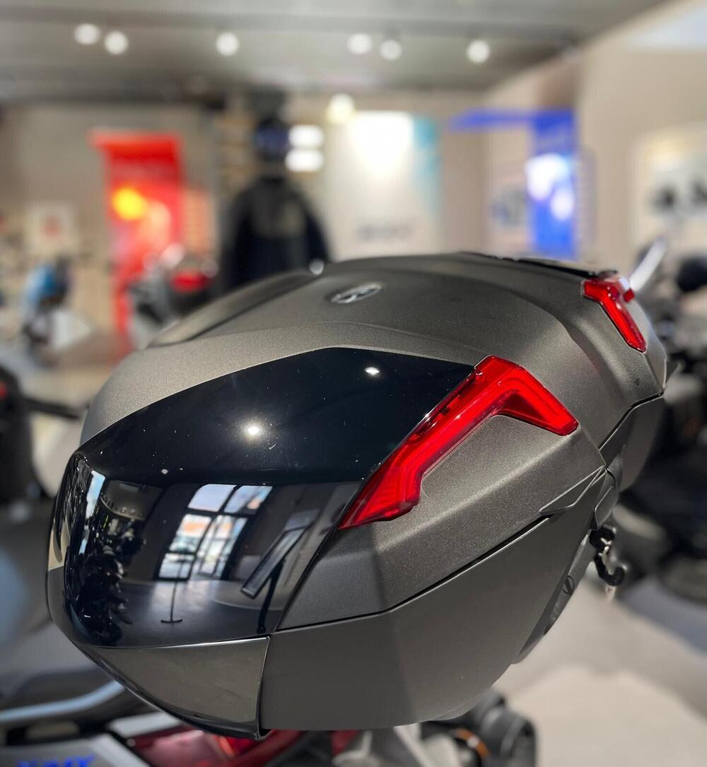 Yamaha T-Max 560 Tech Max (2025 - 26) (3)