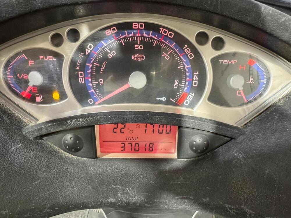 Yamaha X-Max 250 (2005 - 07) (3)