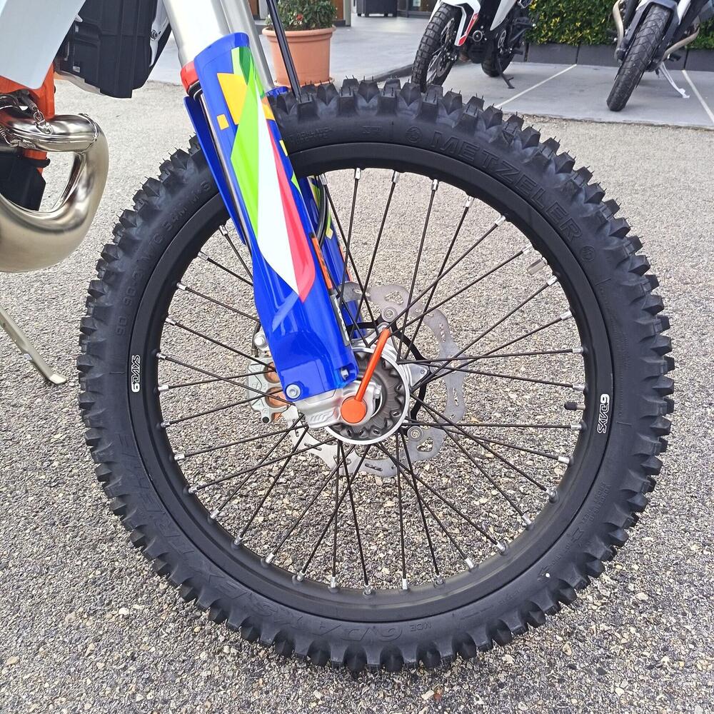 KTM 300 EXC 6Days (2026) (8)