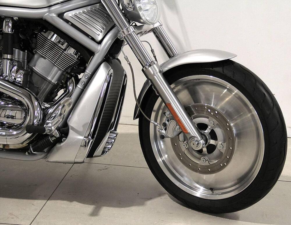 Harley-Davidson 1130 V-Rod (2002 - 05) - VRSCA (2)