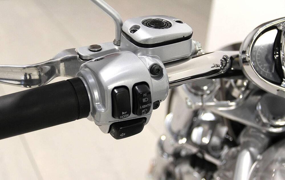 Harley-Davidson 1130 V-Rod (2002 - 05) - VRSCA (12)