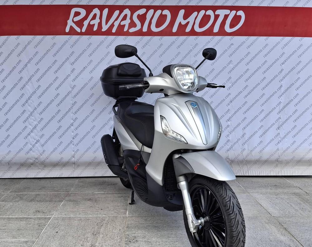 Piaggio Beverly 300 i.e. ABS-ASR (2016 - 20) (3)