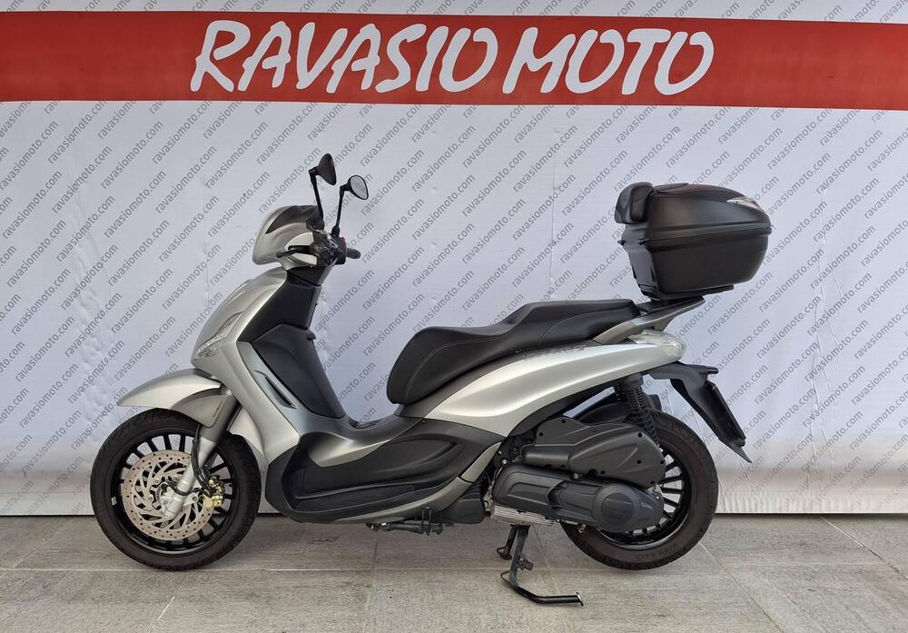 Piaggio Beverly 300 i.e. ABS-ASR (2016 - 20) (2)