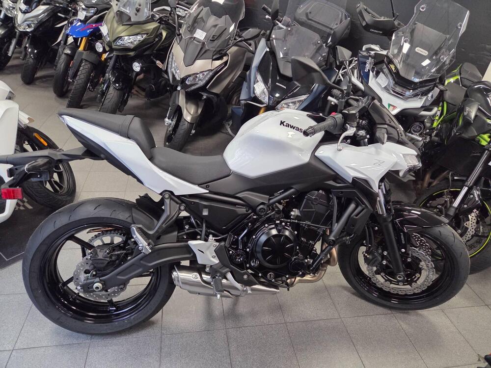 Kawasaki Z 650 (2025 - 26) (2)