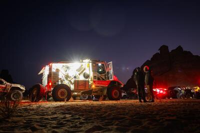 Dakar 2026. T6. Sanders autovelox, dal capolavoro al verbale! Vince Brabec, Honda. Al Attiyah, Toyota, entra nel suo parco giochi