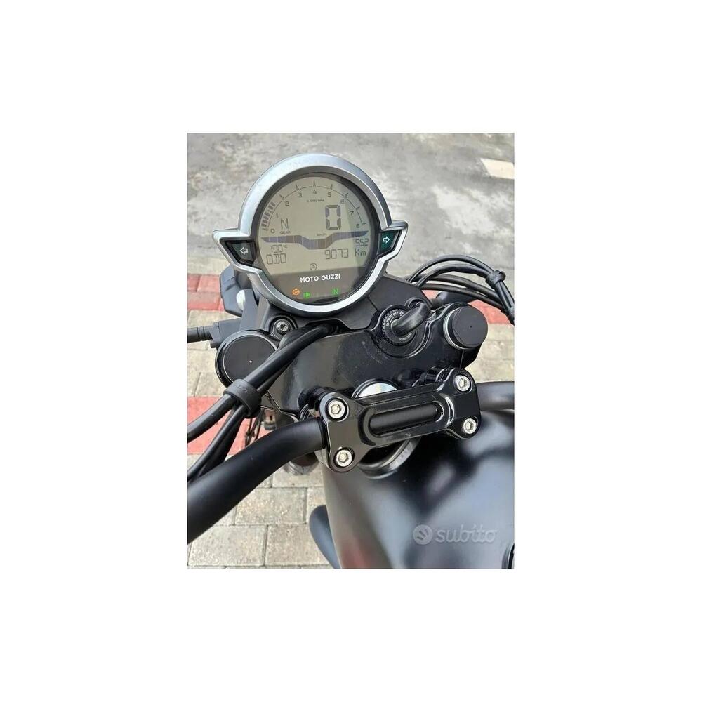 Moto Guzzi V7 850 Stone Special Abs (2021) (2)