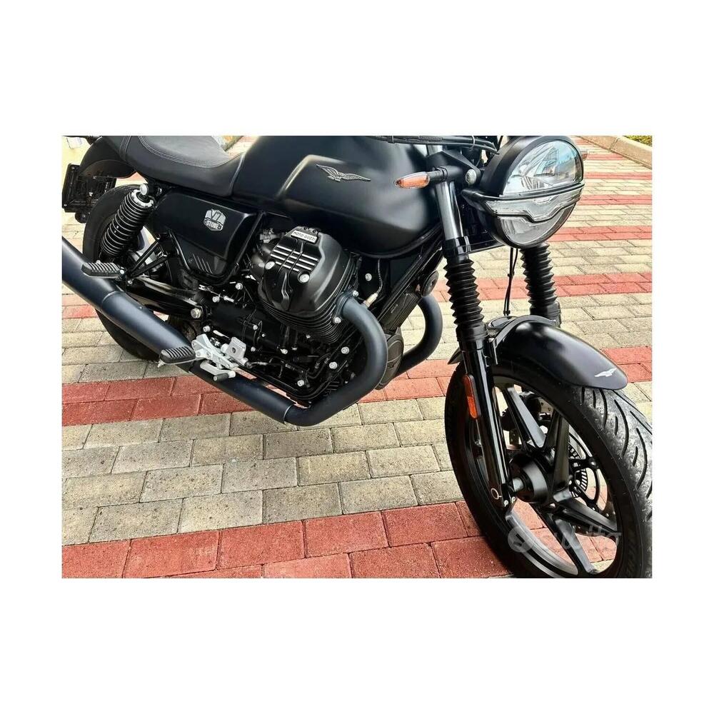 Moto Guzzi V7 850 Stone Special Abs (2021) (4)