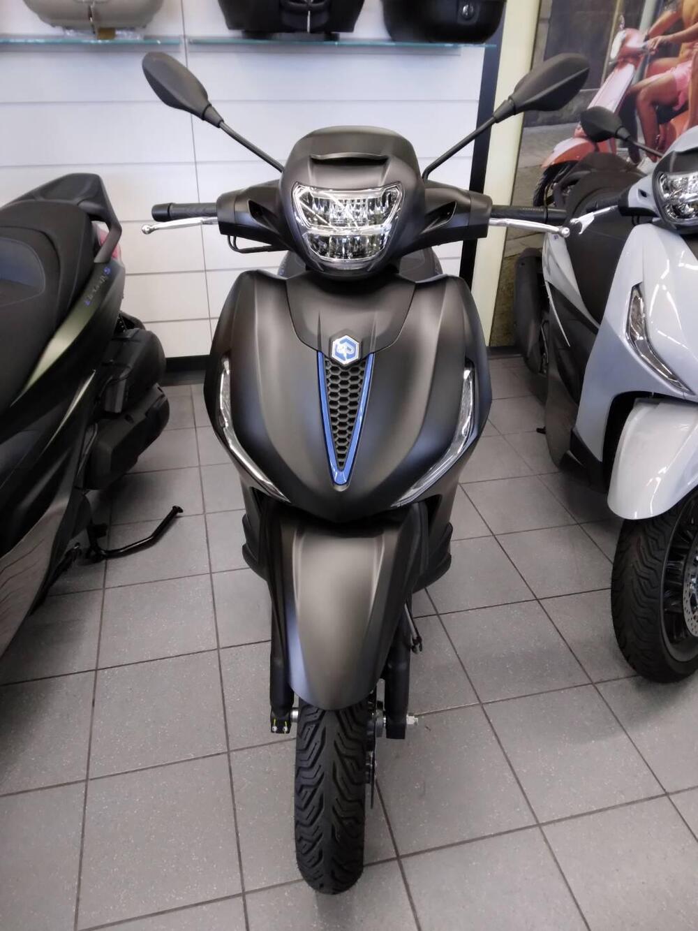 Piaggio Beverly 310 S (2025 - 26) (2)