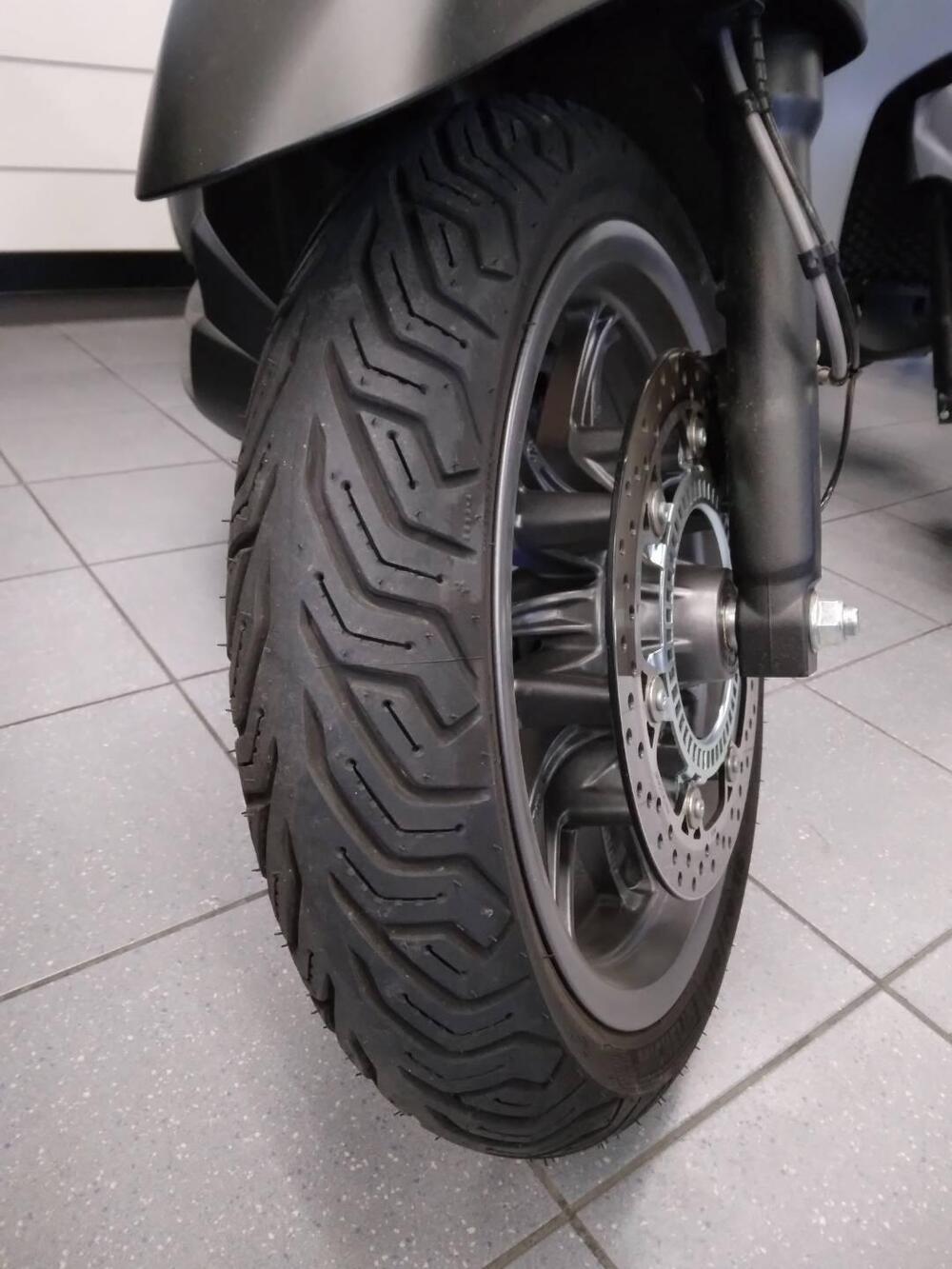 Piaggio Beverly 310 S (2025 - 26) (6)