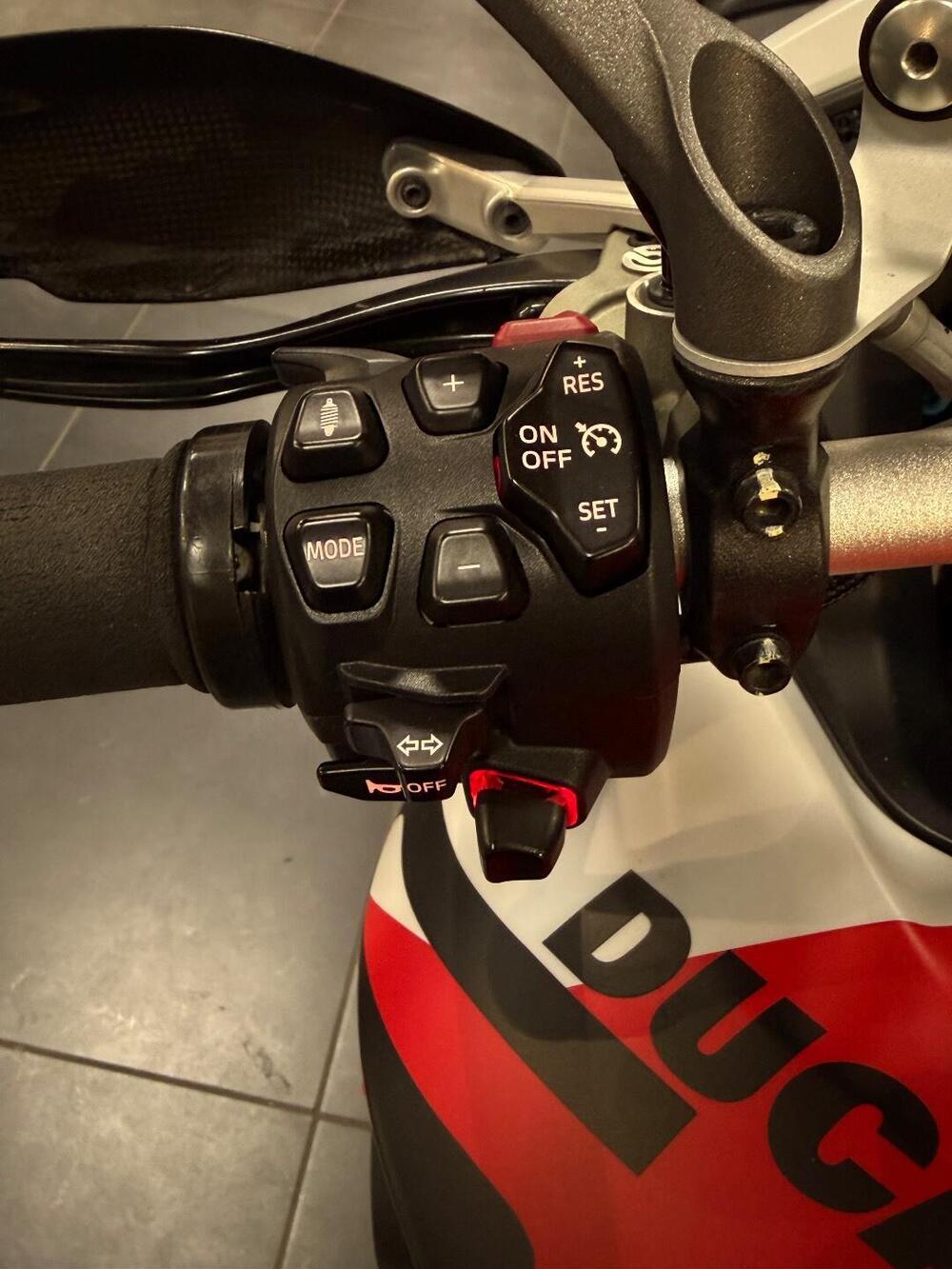 Ducati Multistrada V4 RS (2024 - 25) (9)