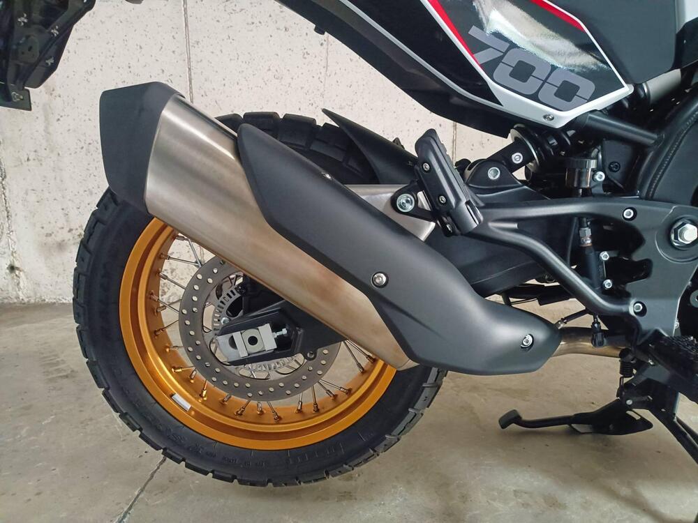 Moto Morini X-Cape 700 Gold Edition (2025 - 26) (4)