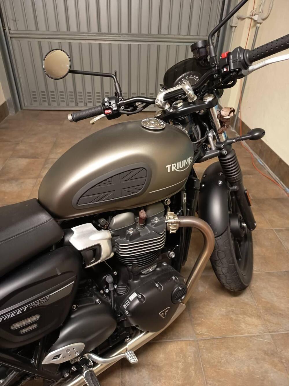 Triumph Street Twin 900 (2021 - 22) (2)