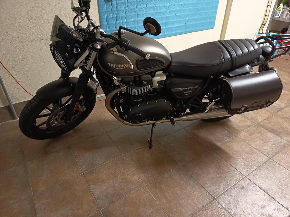 Triumph Street Twin 900 (2021 - 22) (3)