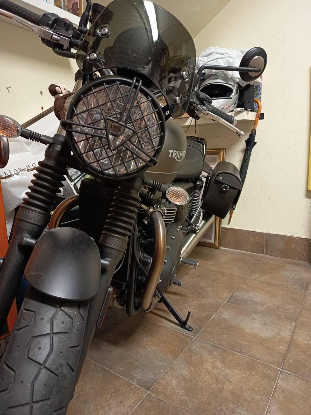 Triumph Street Twin 900 (2021 - 22) (4)