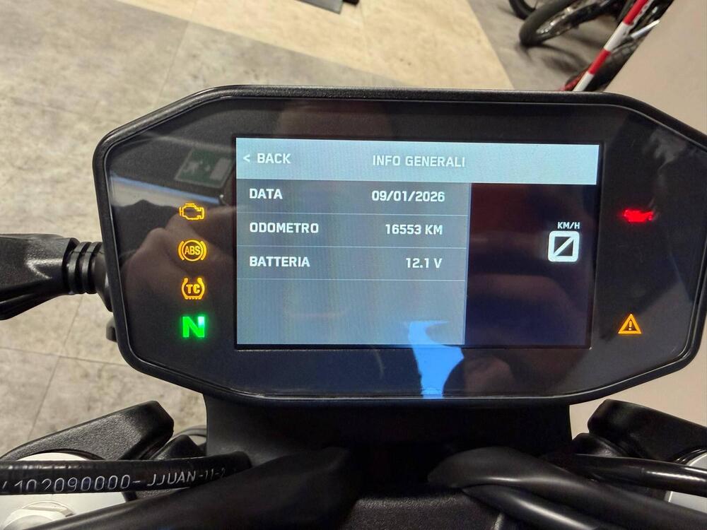 KTM 790 Duke L (2023 - 24) (5)