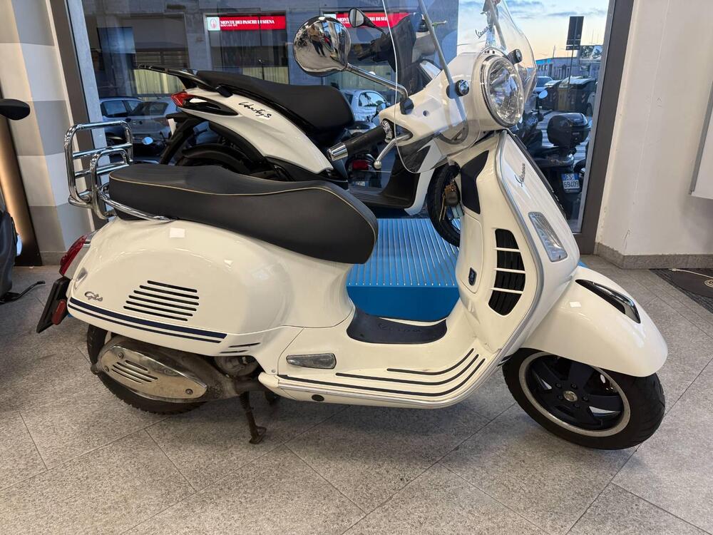 Vespa GTS 300 Yacht Club (2018 - 20)