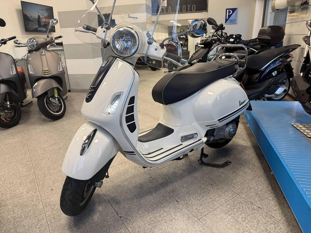 Vespa GTS 300 Yacht Club (2018 - 20) (3)
