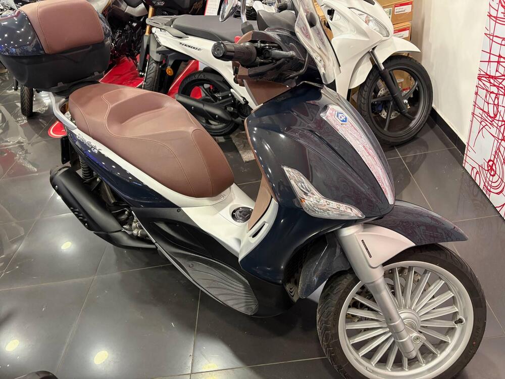 Piaggio Beverly 300 i.e. ABS-ASR (2016 - 20) (2)