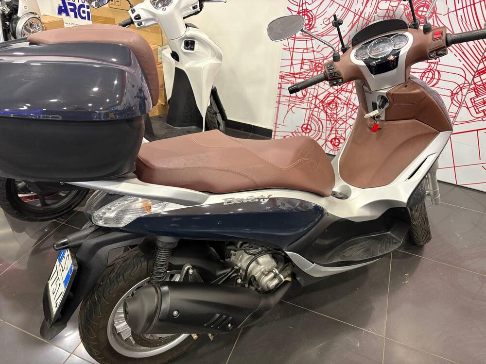 Piaggio Beverly 300 i.e. ABS-ASR (2016 - 20) (3)