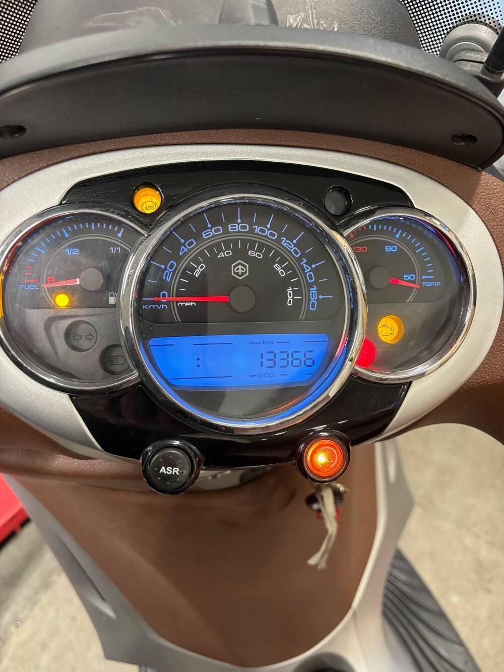 Piaggio Beverly 300 i.e. ABS-ASR (2016 - 20) (7)