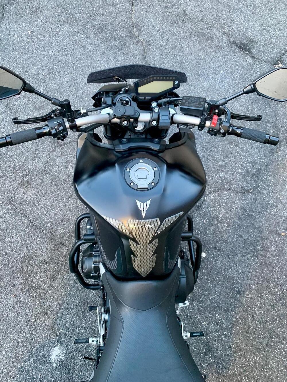 Yamaha MT-09 (2017 - 20) (8)