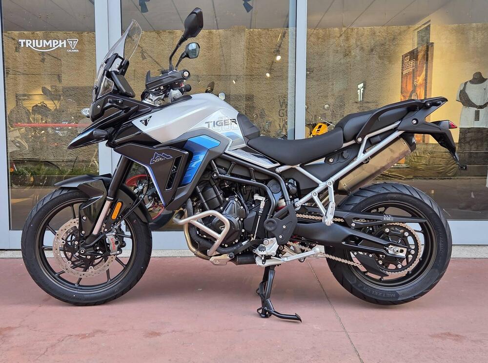 Triumph Tiger 900 Alpine Special Edition (2026) (3)