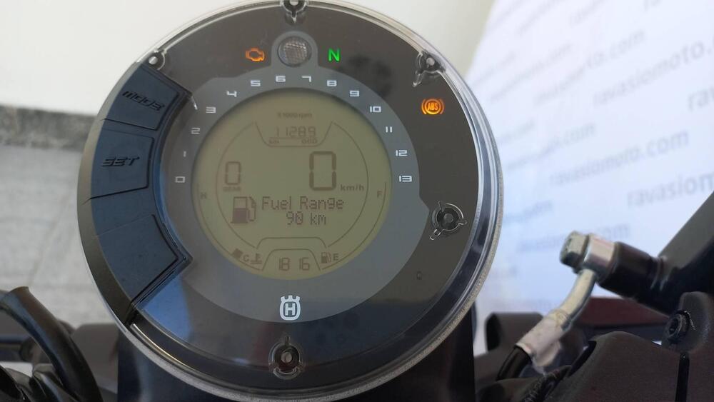 Husqvarna Vitpilen 401 (2021 - 23) (3)