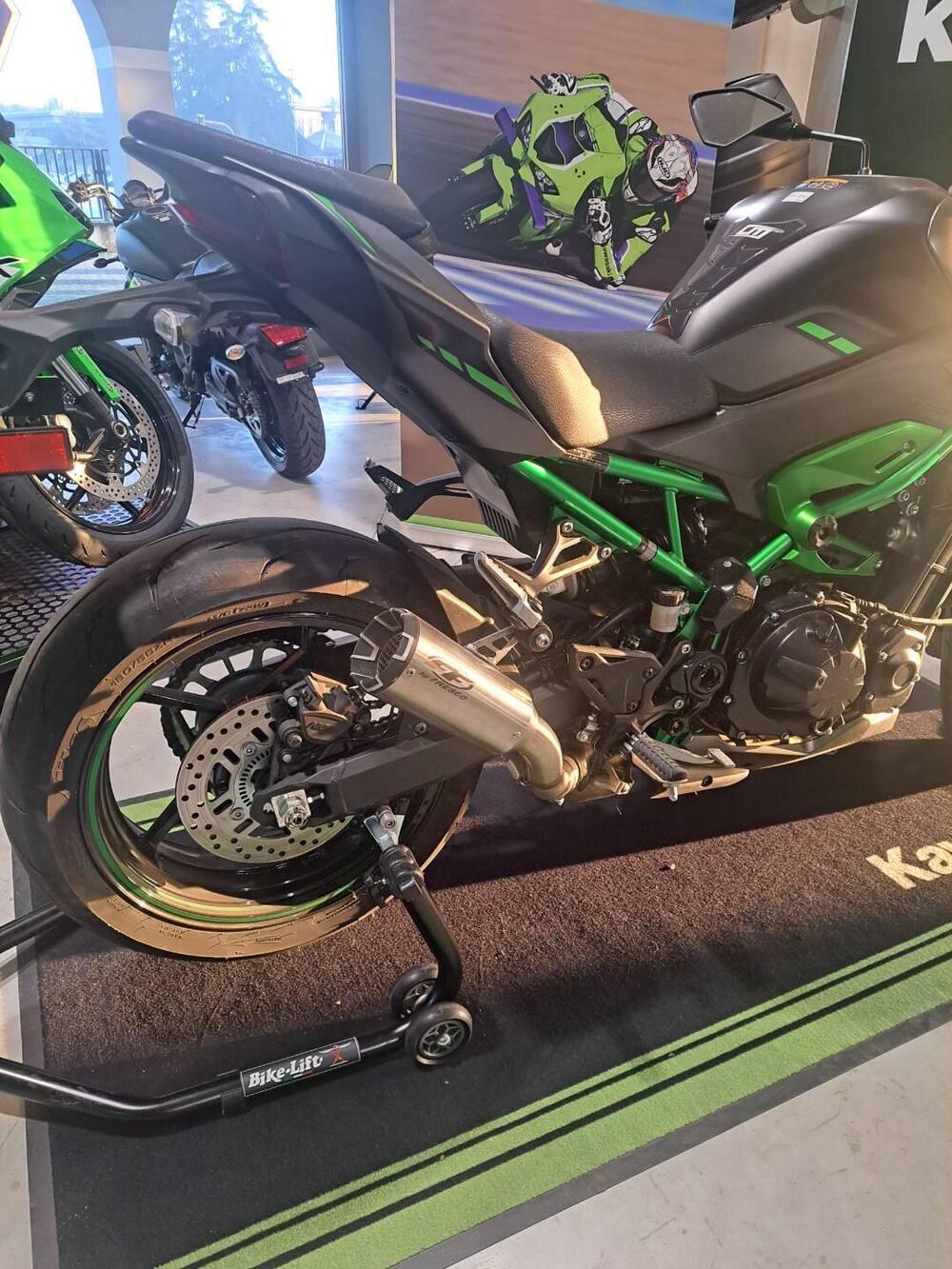 Kawasaki Z 900 (2025 - 26) (2)